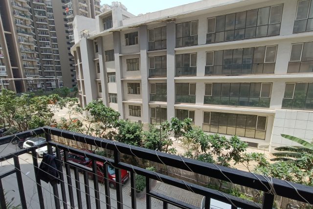 3bhk Semi Furnished for Rent in Galaxy North Avenue-2