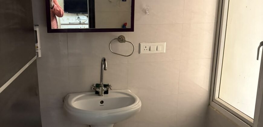 Ultra-Luxury 3 BHK Fully Furnished Park & Pool Facing Apartment for Rent in 7th Avenue, Gaur City-1, Sector-4, Greater Noida West