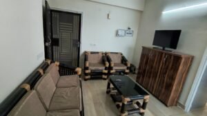1 BHK Fully Furnished Flat for Rent in 14th Avenue Gaur City 2 living room